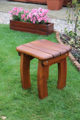 [Obrázek: Dřevěná stolička TIRI